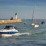 Maison De Pecheur Renovee Avec Cour Proche Du Port Holiday home