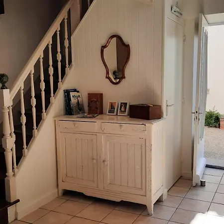 Holiday home Maison De Pecheur Renovee Avec Cour Proche Du Port *