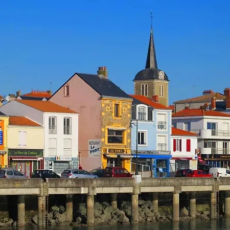 Hébergement de vacances Maison De Pêcheur Rénovée Avec Cour Proche Du Port *