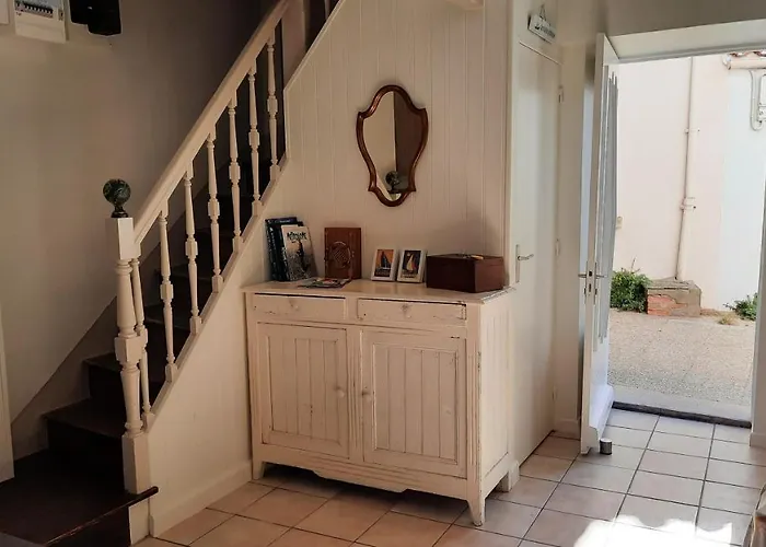 Hébergement de vacances Maison De Pêcheur Rénovée Avec Cour Proche Du Port *