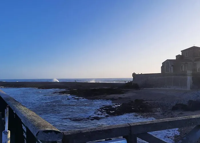 Hébergement de vacances Maison De Pêcheur Rénovée Avec Cour Proche Du Port Les Sables-dʼOlonne