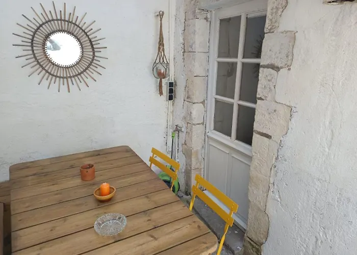 Hébergement de vacances Maison De Pêcheur Rénovée Avec Cour Proche Du Port