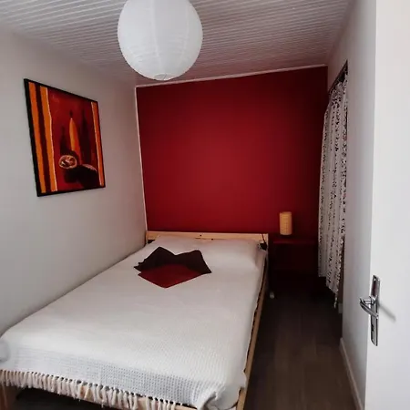 別荘 Maison De Pecheur Renovee Avec Cour Proche Du Port レ・サ​​ーブル・ドロンヌ