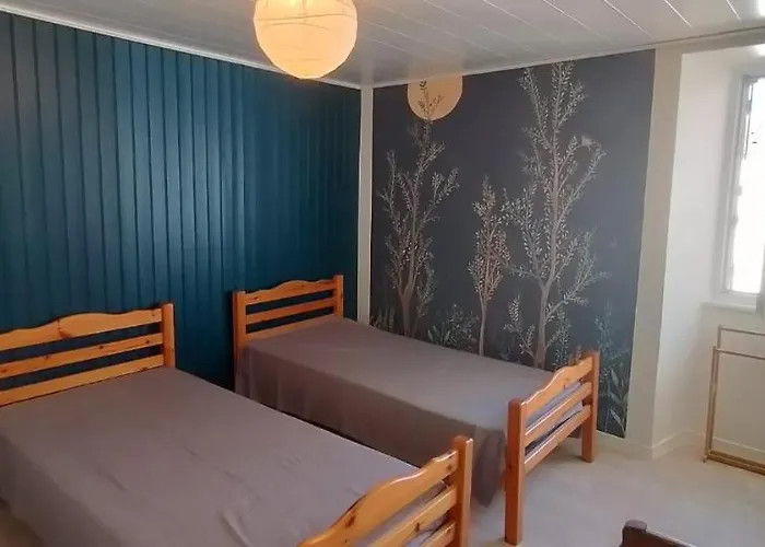 別荘 Maison De Pecheur Renovee Avec Cour Proche Du Port レ・サ​​ーブル・ドロンヌ