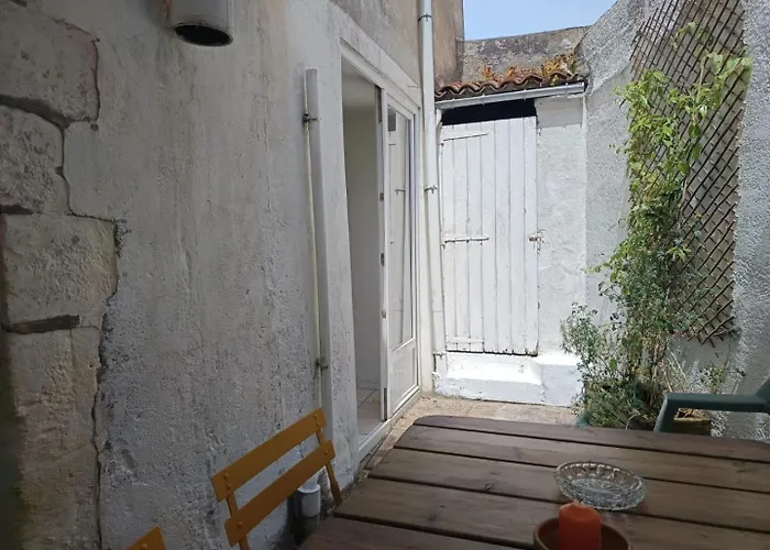 Maison De Pecheur Renovee Avec Cour Proche Du Port レ・サ​​ーブル・ドロンヌ